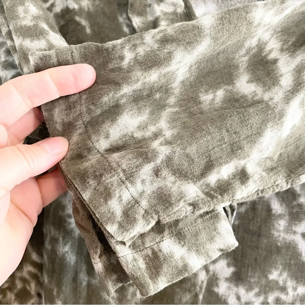 Ana Tie Dye Stone Wash Army Green White Ruffle V‎ Neck Top Size XL Blouse - Picture 4 of 10